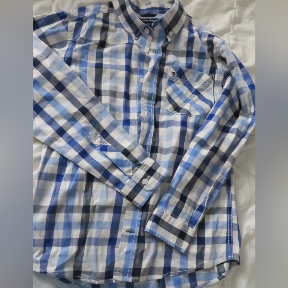 Boy’s Tommy Hilfiger Blue White Checkered Button Down Shirt Size M (12/14)